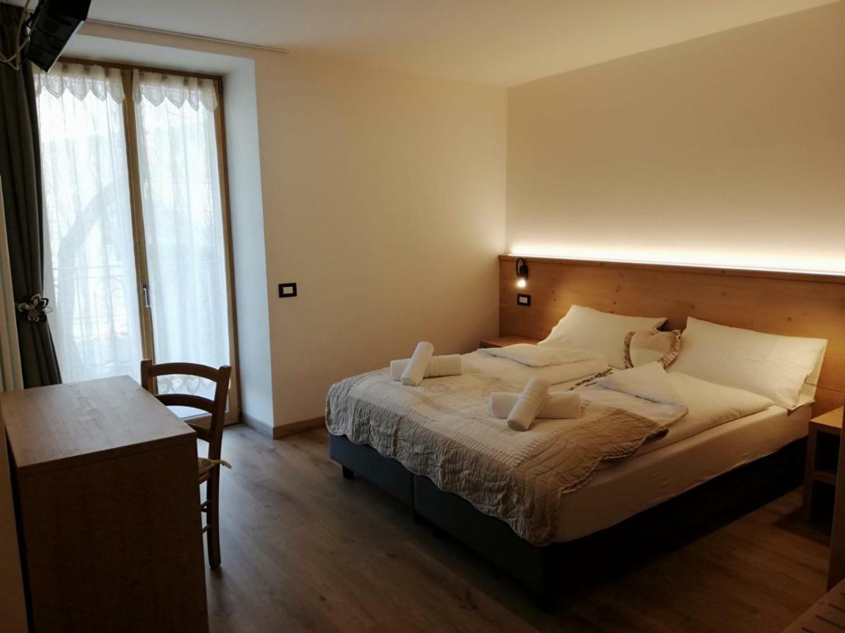 Le 4 Stagioni Hotel Cavedago Exterior photo